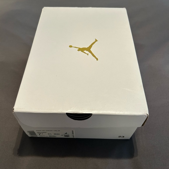 Women’s Jordan 1’s - Picture 8 of 9